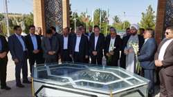 وزیر جهاد کشاورزی به شهدای شهرستان ارومیه ادای احترام کرد