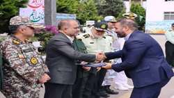 تجلیل از ایثارگران و پیشکسوتان پشتیبانی مهندسی جنگ جهاد در آیین صبحگاه مشترک نیروهای مسلح مازندران