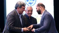 تقدیر از مدیرکل امورایثارگران وزارت جهادکشاورزی توسط شهردار تهران