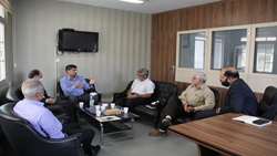 نشست مشاور وزیر و مدیرکل امور ایثارگران با آزادگان جهادگر